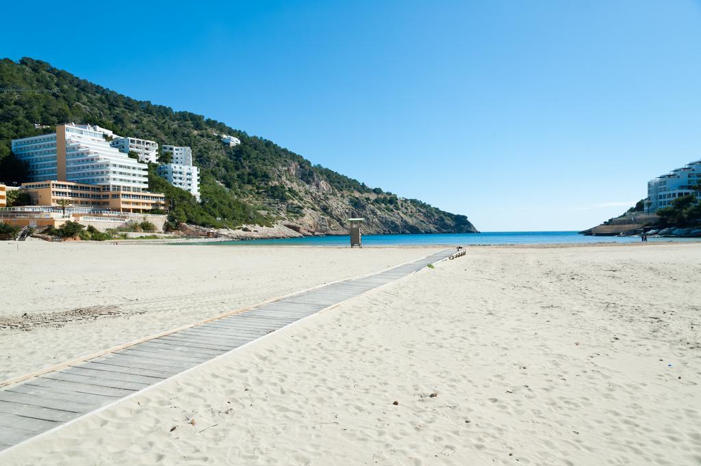 Apartamentos Ses Veles Cala Llonga  Esterno foto