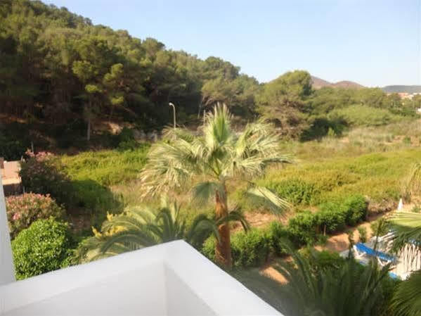 Apartamentos Ses Veles Cala Llonga  Esterno foto